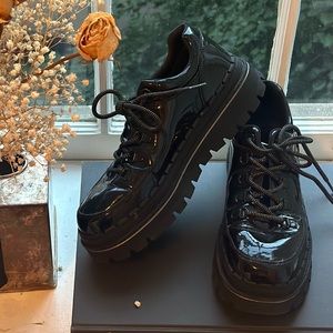 -SOLD- Sketchers patent black platform oxfords